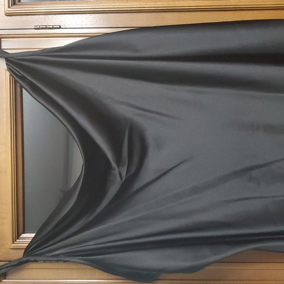 Sold online - Picture 2 of 6